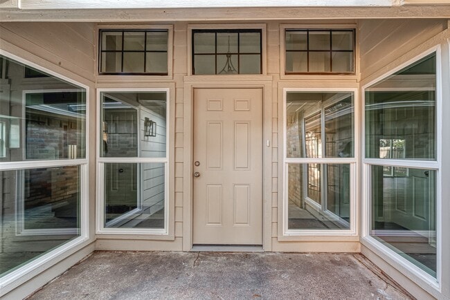 Building Photo - 15638 Schumann Ln