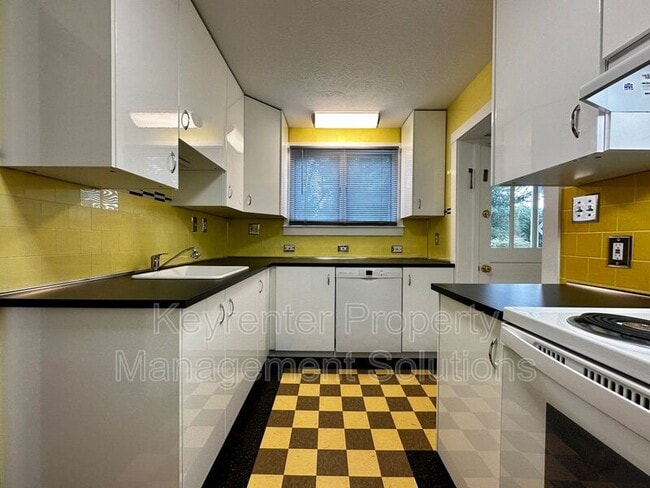 Building Photo - 128 Vedette Ave