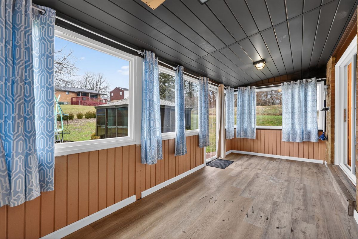 Building Photo - 213 Tilford Rd