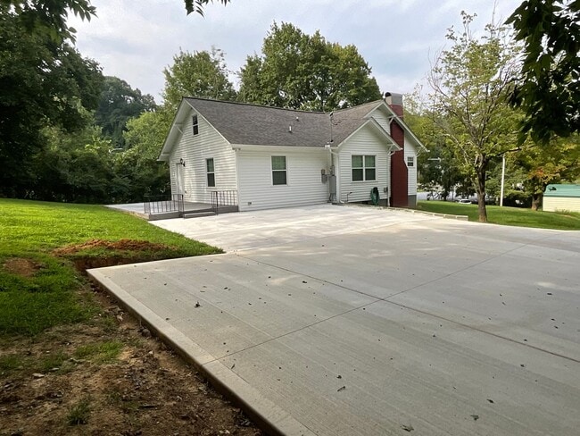Building Photo - Very nice 2 bed/1 bath home - Morristown