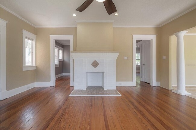 Building Photo - 2517 Oakdale St S