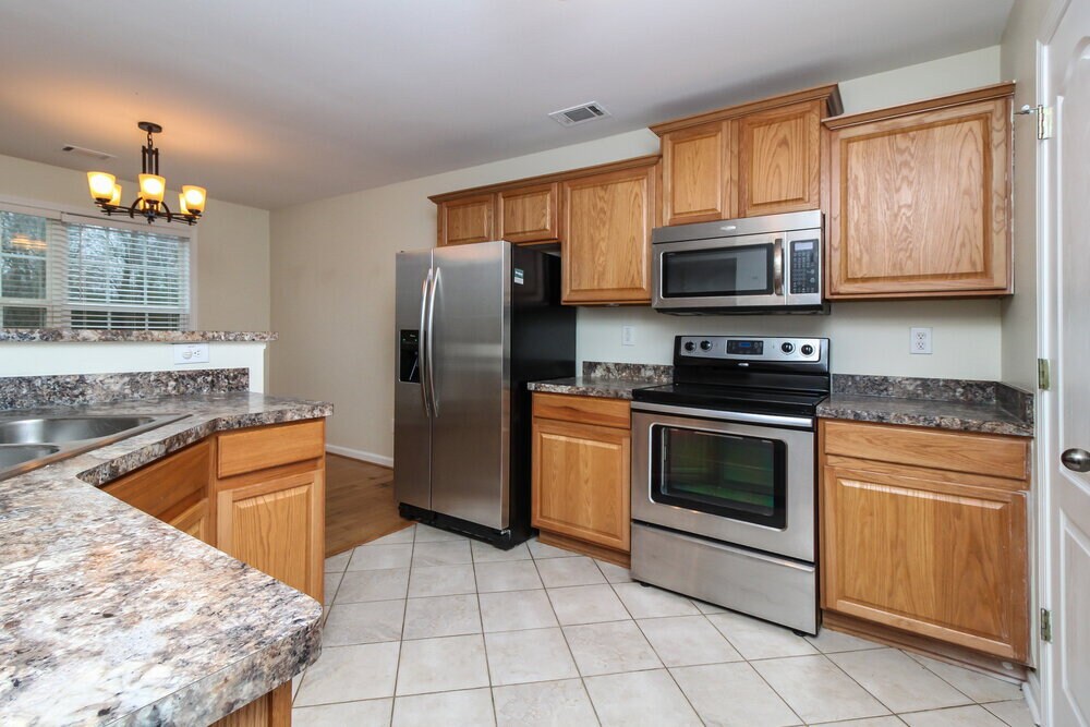 Building Photo - 6795 White Walnut Way