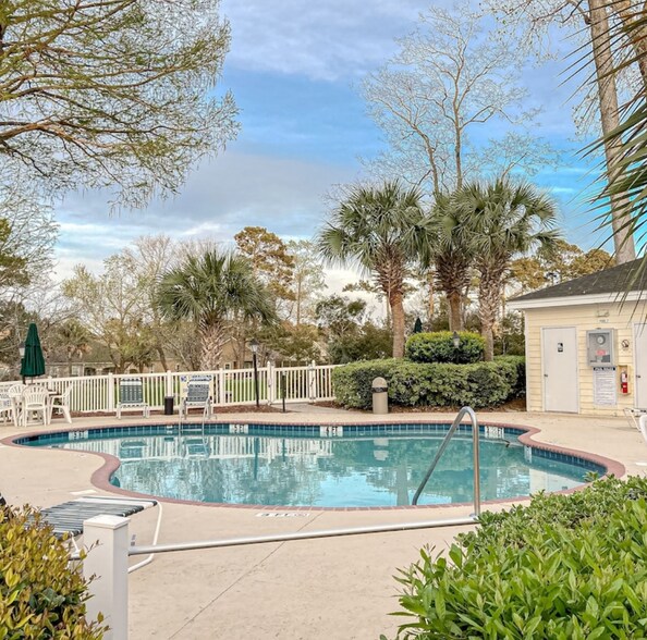 Building Photo - 702 Riverwalk Dr