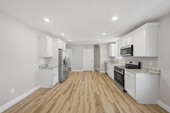 Building Photo - 1 Clough St