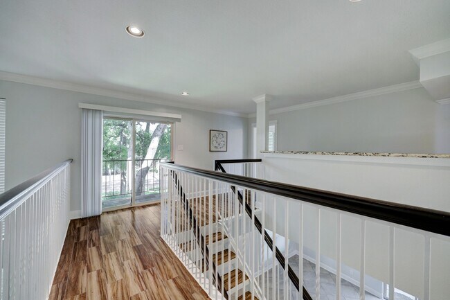 Building Photo - 1115 Augusta Dr