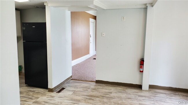 Building Photo - 132 W Seneca St