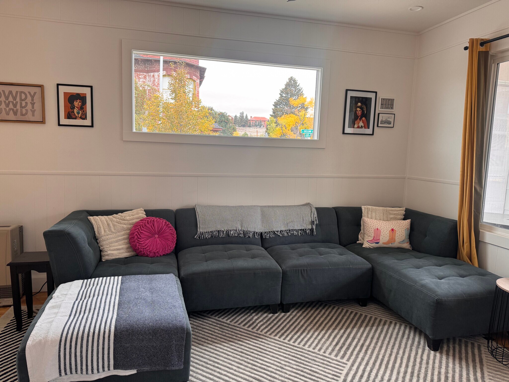 Living Room - 858 W Silver St