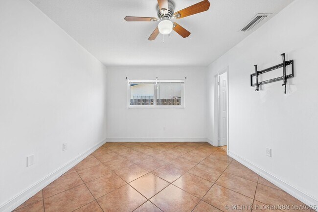 Building Photo - 11371 NW 40th Pl
