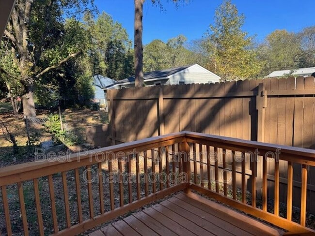 Building Photo - 5249 -M