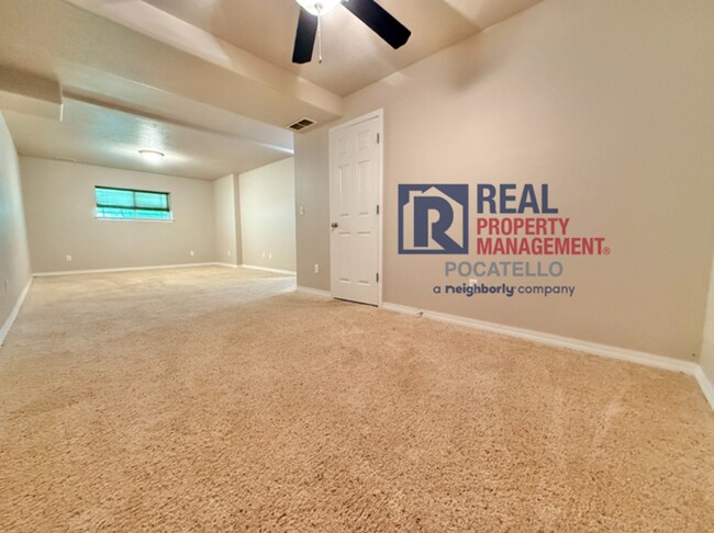 Building Photo - Beautiful 3 Bedroom 2.5 Bathroom Home For Rent
