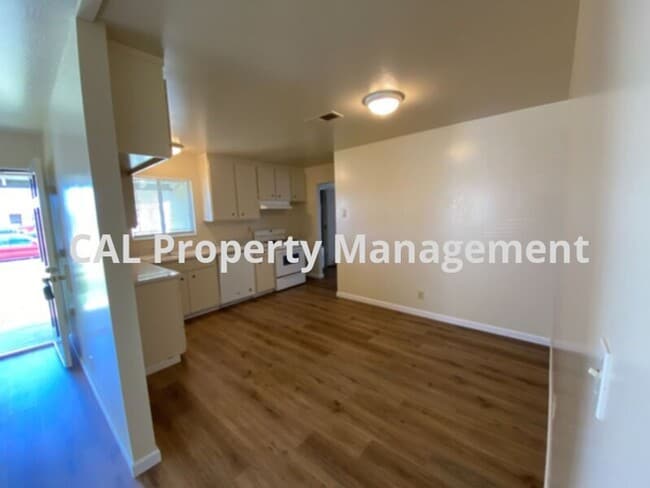 Building Photo - 1608 Ukiah Way