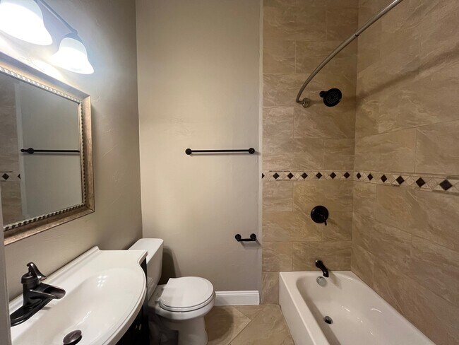 Building Photo - 5511-5519 Baum Blvd