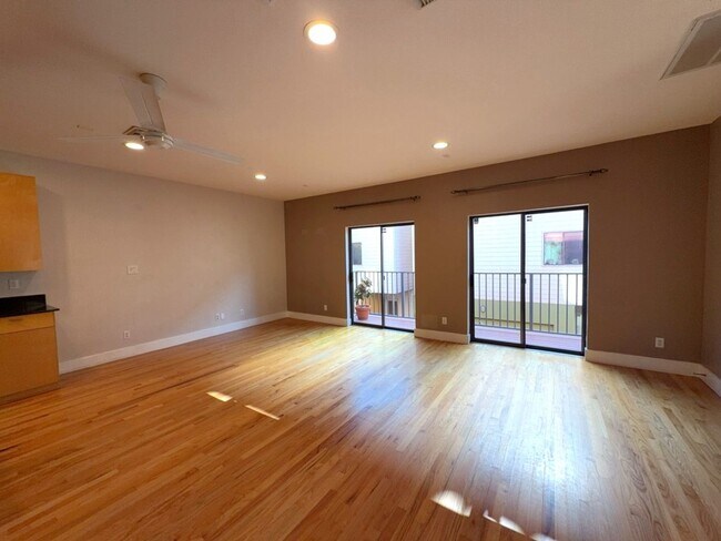 Building Photo - 4106 Spencer St