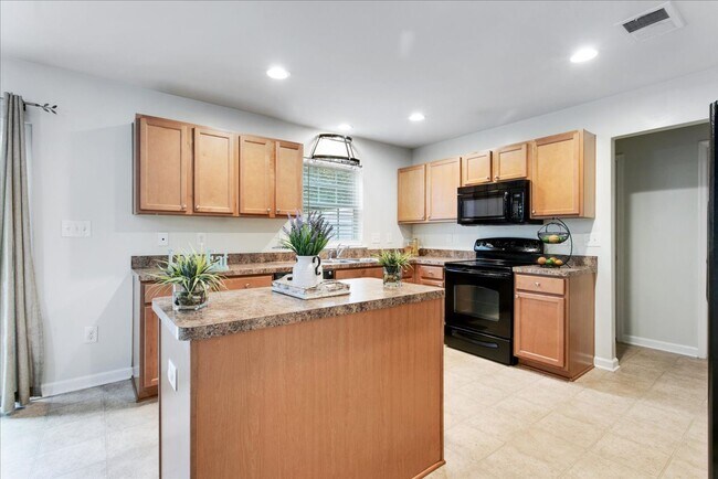 Building Photo - 118 Emma Rose Ct