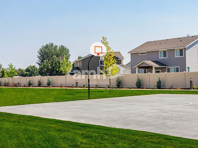 Building Photo - 1022 N Rivermist Pl