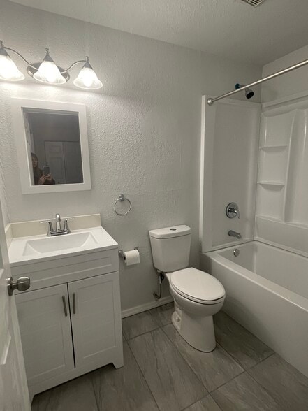 Building Photo - 1103 Methow St