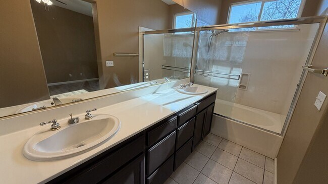 Building Photo - Single-Story Home for Lease – Manteca