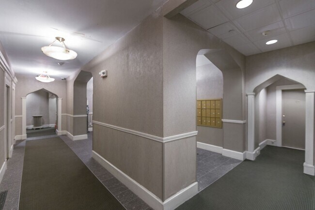 Building Photo - 271 Dartmouth St