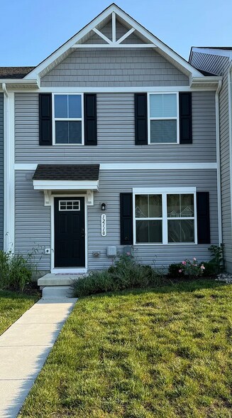 Primary Photo - 12110 Geyer Ave