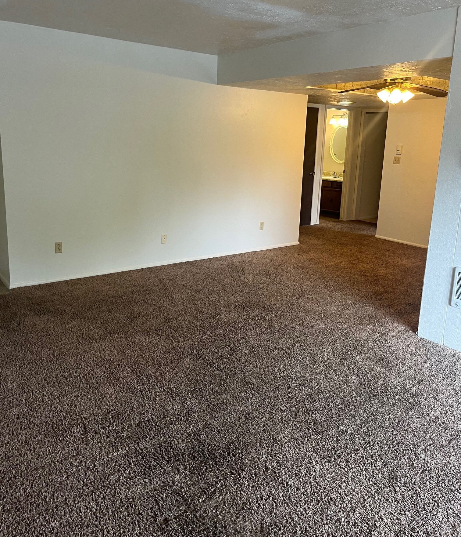 Building Photo - 1460 Vega Cir