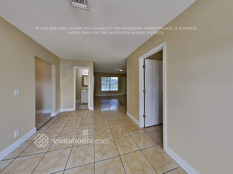 Building Photo - 127 Dove Cir