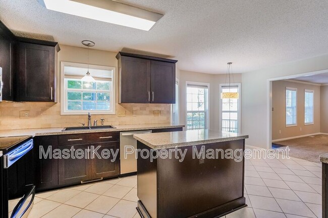Building Photo - 105 Grandtree Ct