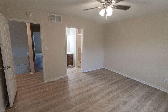 Building Photo - 1915 Mirtle Grove Ct