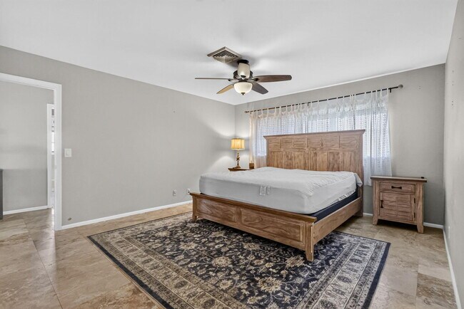 Building Photo - 213 Rio Vista Cir