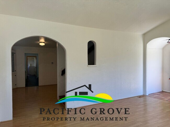 Building Photo - Delightful 3-Bedroom, 2 bath home in Pacif...