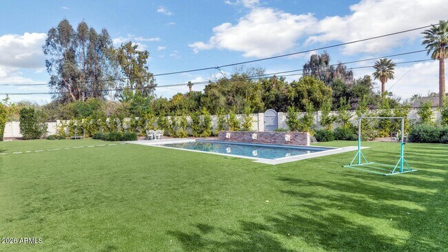 Building Photo - 5119 N 41st St