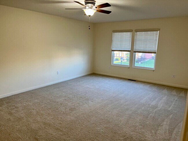 master bedroom - 4189 Pheasant Ridge Ct
