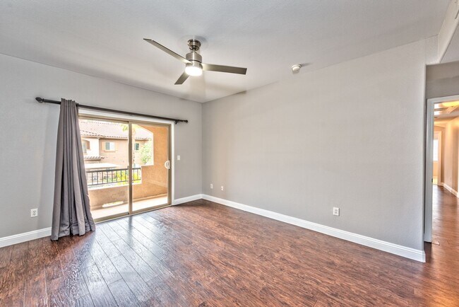 Building Photo - 7701 W Robindale Rd