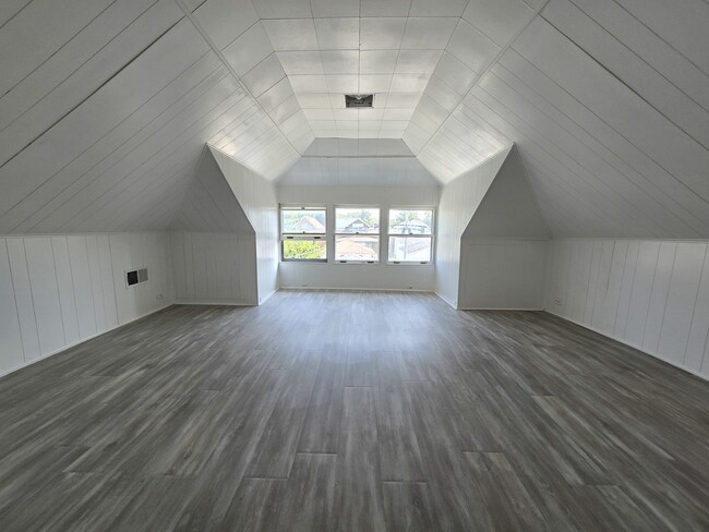 Building Photo - 4231 N Marmora Ave
