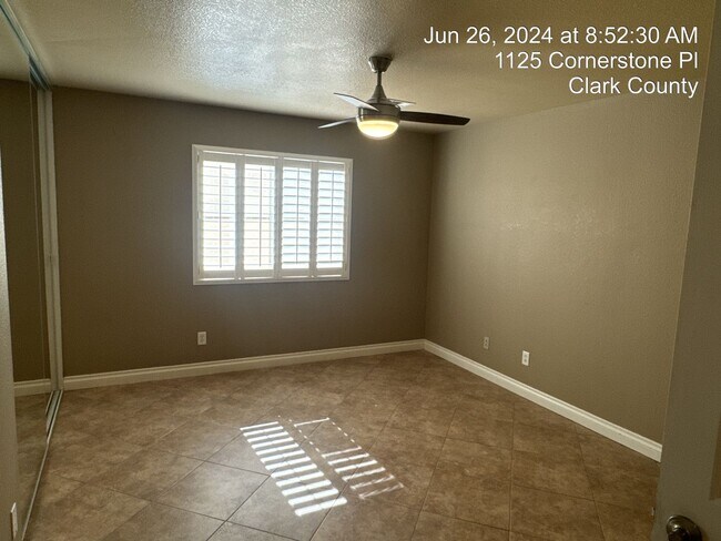 Building Photo - Beautiful Single Story with Pool in Eldora...
