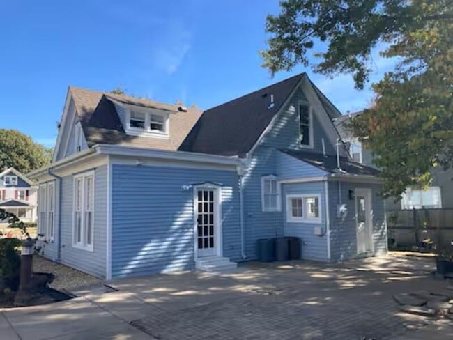Building Photo - 1313 Massachusetts St