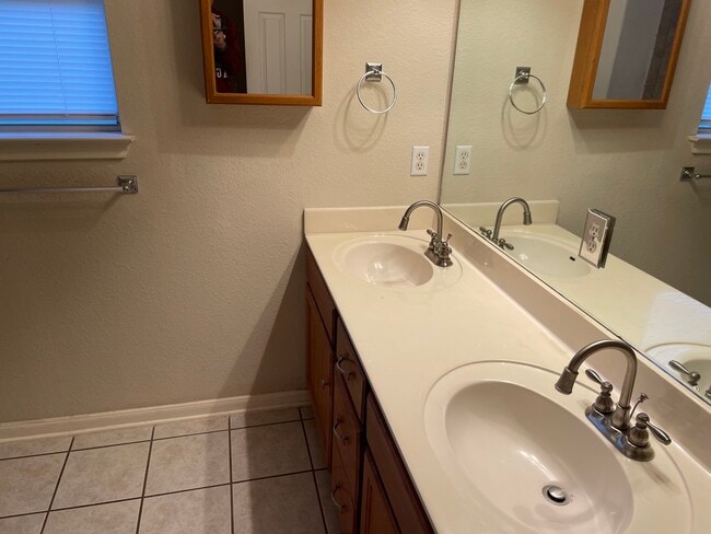 Primary Photo - 43 Woodacre Dr