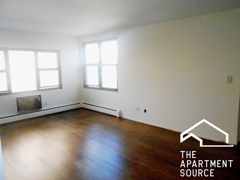 Building Photo - 1644 W Sherwin Ave