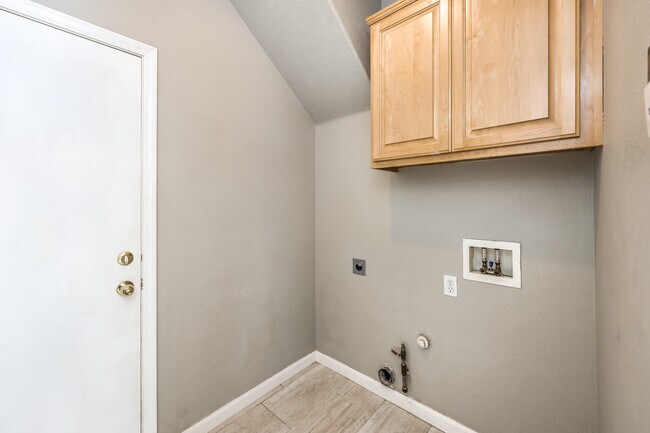 Building Photo - 1093 Mayport Dr