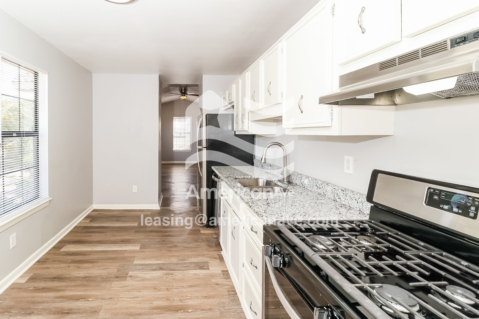 Building Photo - 1504 W 55th St