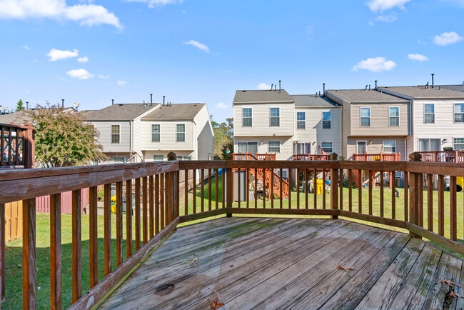 Building Photo - 8211 Water Lily Way