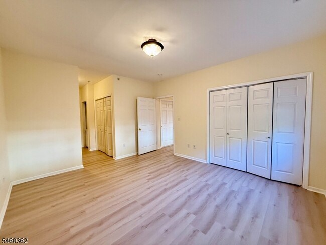Building Photo - 48 Mountain View Ct