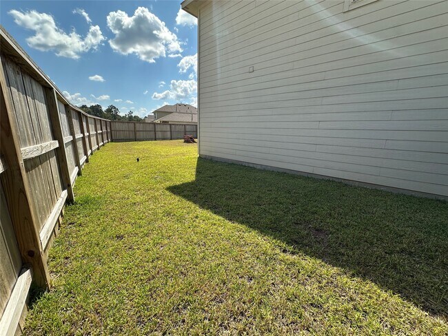 Building Photo - 21042 Longeni Dr