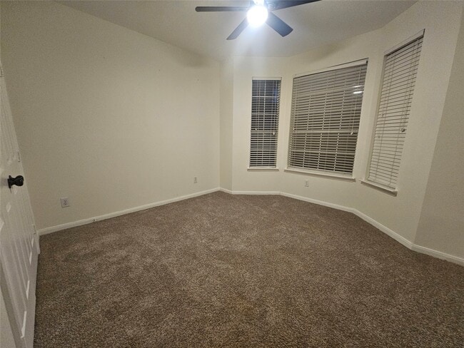 Building Photo - 35 S Avonlea Cir