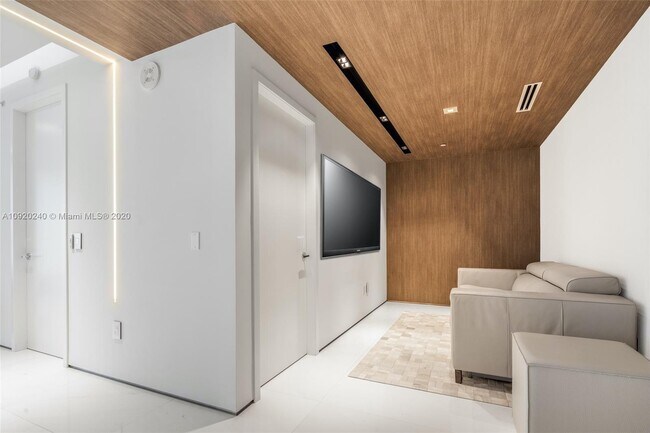 Building Photo - 360 Ocean Dr