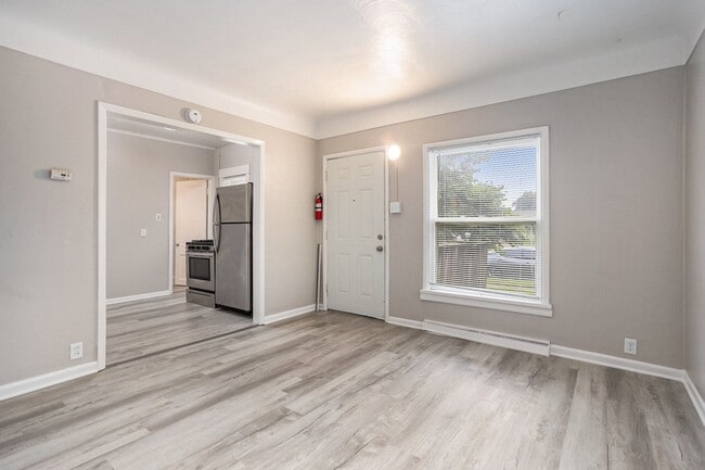 Building Photo - $799-Stylish 1-Bed/1-Bath Apartment with a Fresh Makeover!