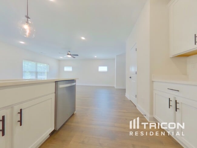 Building Photo - 432 Cantrell Dr