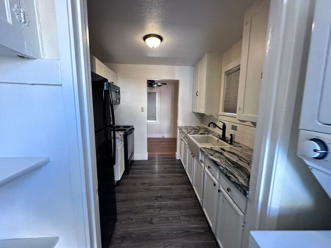 Building Photo - 536 14th St