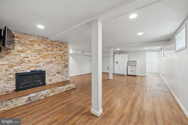 Building Photo - 3993 Orange St