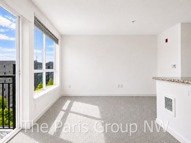 Building Photo - 1 MO FREE - Fab CapHill Condo * Ideal Location! Tons of Amenities! Fresh Paint & New Flooring! Ne...