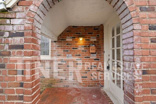 Building Photo - 1701 41st St